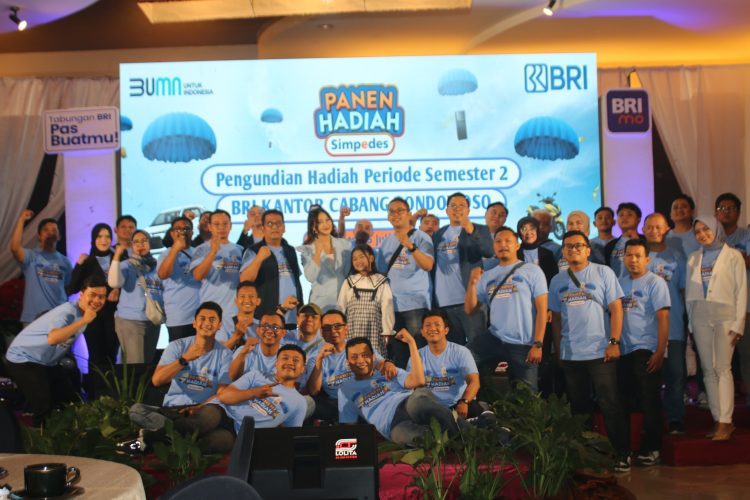 Mobil Baru PHS BRI Bondowoso Diraih Nasabah BRI Unit Pujer. (Foto : ist)