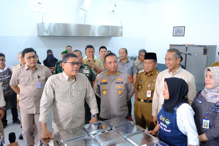 Peninjauan Satuan Pelayanan Pemenuhan Gizi (SPPG) Polda Jambi. (Foto : ist)