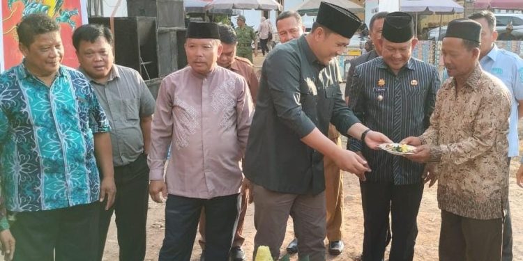 Bupati dan Wabup Syukuran di Desa Tanah Abang HUT ke-39 Panji Saputro, Grebek Syuro dan Syukur-Khafid. (Foto : ist)