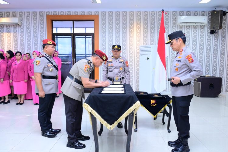 Kapolda pimpin Sertijab PJU Polda Jambi. (Foto : ist)