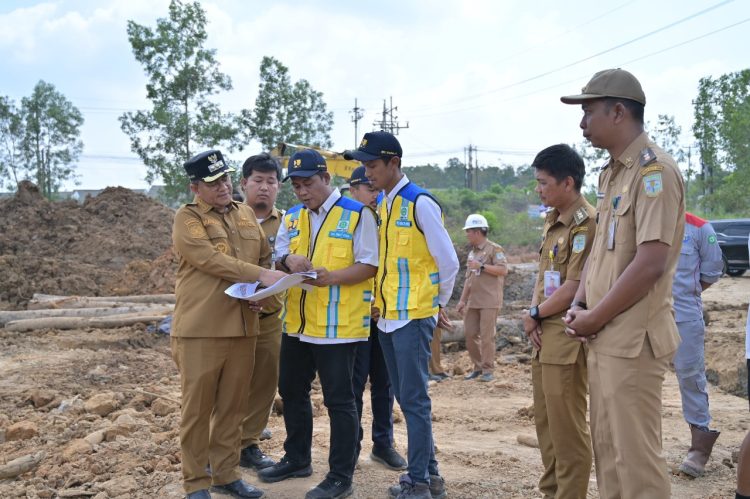 Wali Kota Jambi Tinjau Normalisasi Sungai Aliran Sungai Asam: Siapkan Danau Resapan untuk Atasi Banjir. (Foto : ist)