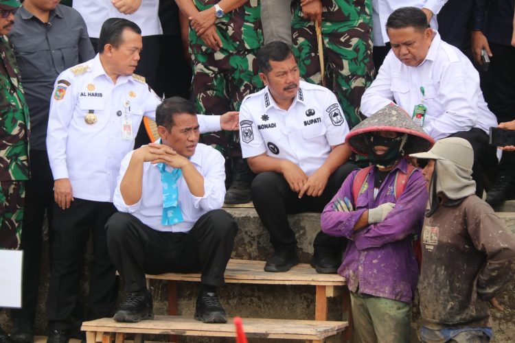 Gubernur Jambi dampingi Mentan RI Kunker ke Kerinci. (Foto : ist)