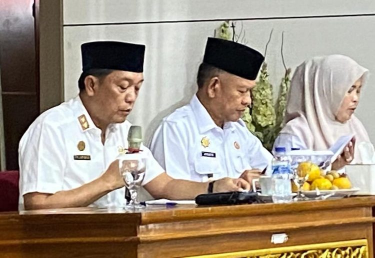 Wabup dan Sekda Merangin pimpin rapat. (Foto : ist)