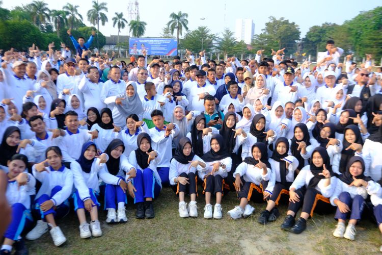 Senam sehat di lapangan kantor Gubernur Jambi. ($Foto : ist)