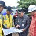 Pastikan Proyek Pengendalian Banjir Sesuai Rencana, Wali Kota Maulana dan Komisi V DPR RI Cek di Lapangan. (Foto : ist)