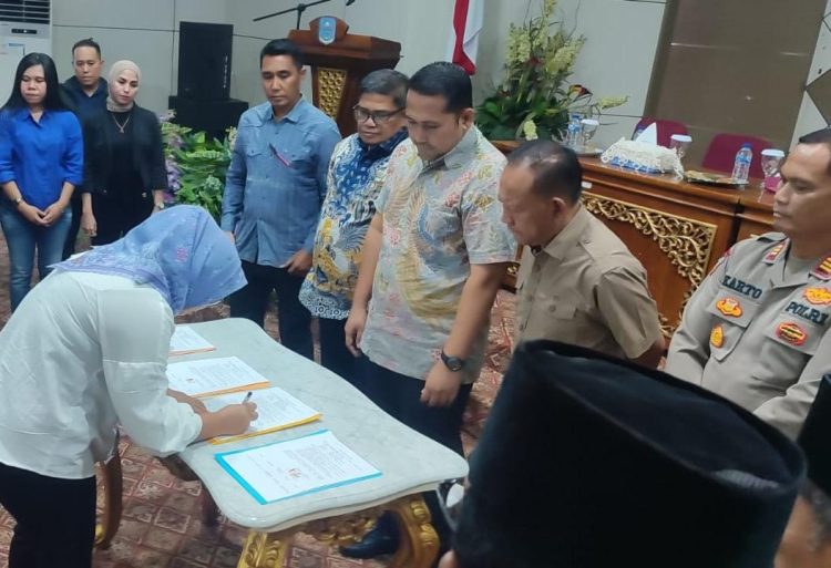 Kesepakatan Pemkab dan pelaku usaha di Merangin. (Foto : ist)