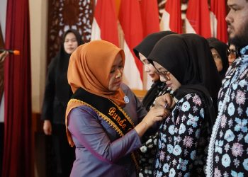 Hj Hesnidar Haris Lantik Kepengurusan Dekranasda dan Pokja Bunda PAUD Provinsi Ja,mbi Masa Bakti 2025-2030. (Foto : ist)