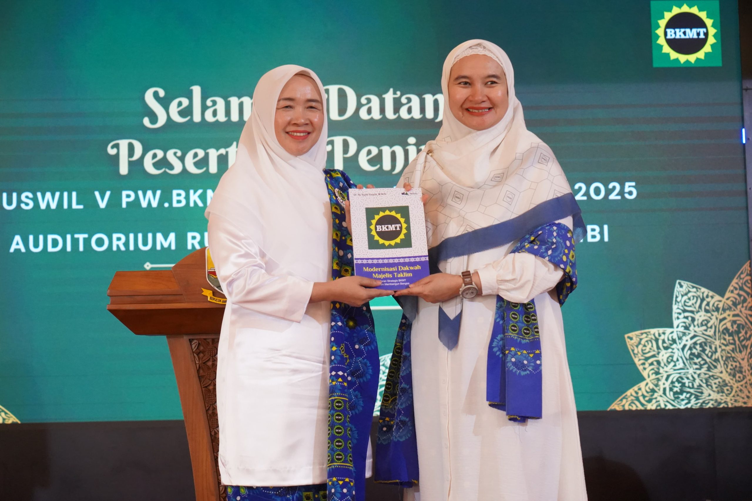 Hj. Hesti Haris Nahkodai PW BKMT: Momentum Sinergi Dakwah dan Pembangunan. (Foto : ist)