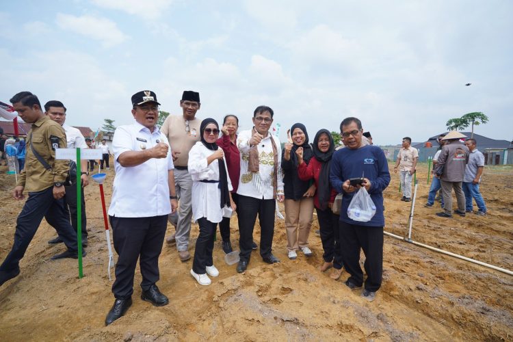 Wali Kota Maulana Dampingi Kepala BPPK RI Tanam Bibit Jagung dan Lantik Pengurus Tani Merdeka Provinsi Jambi. (Foto : ist)