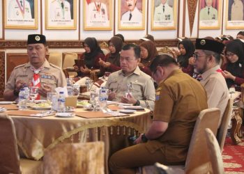 Gubernur Jambi Al Haris lepas kontingen pramuka berkebutuhan khusus. (Foto : ist)
