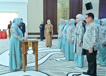 Nadiyah Maulana Lantik Pengurus Dekranasda Kota Jambi : Satukan Langkah Majukan Pengrajin dan Perkuat Ekonomi Kreatif. (Foto : ist)