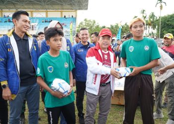 Gubernur Al Haris Dukung Pembinaan Atlet Muda Lewat Piala Soeratin. (Foto : ist)