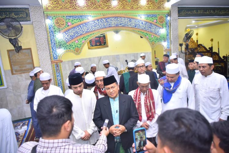Peringati Maulid Nabi SAW di Masjid Raya Magatsari, Wali Kota Imbau Warga Jaga Kedamaian dan Teladani Akhlak Nabi. (Foto : ist)