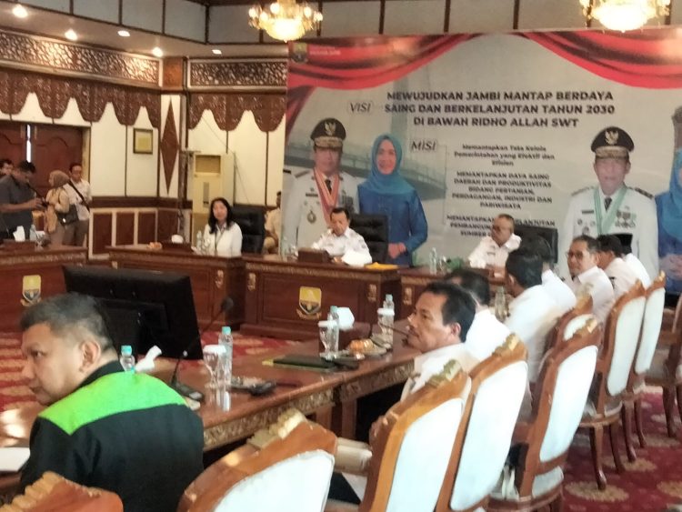 Gubernur Al Haris Dorong Kabupaten/Kota Bentuk Satgas Percepatan Program 3 Juta Rumah. (Foto : ist)