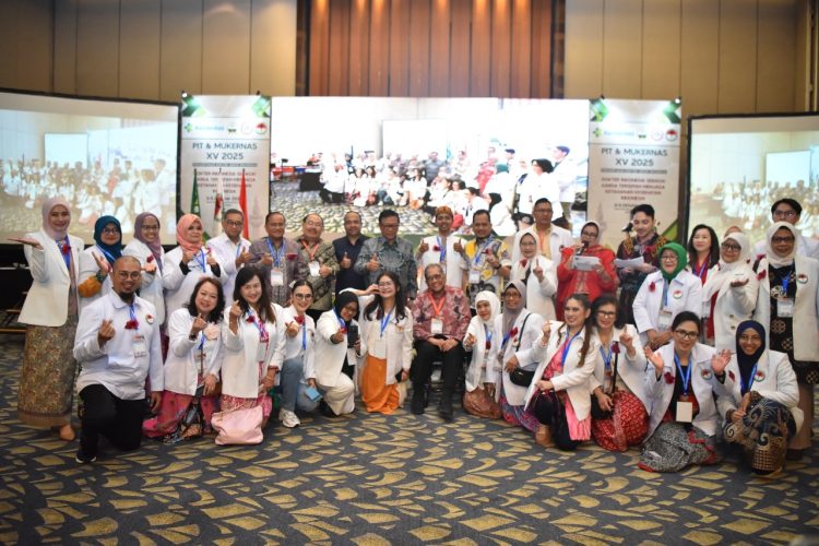 Wali Kota Maulana Hadiri Pertemuan Ilmiah Tahunan dan Musyawarah Kerja Nasional ke XV Perhimpunan Dokter Umum Indonesia. (Foto : ist)