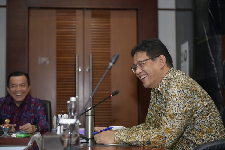 Temui Menkeu Purbaya, Gubernur Al Haris Sampaikan Keluhan Daerah Terkait Penurunan TKD. (Foto : ist)