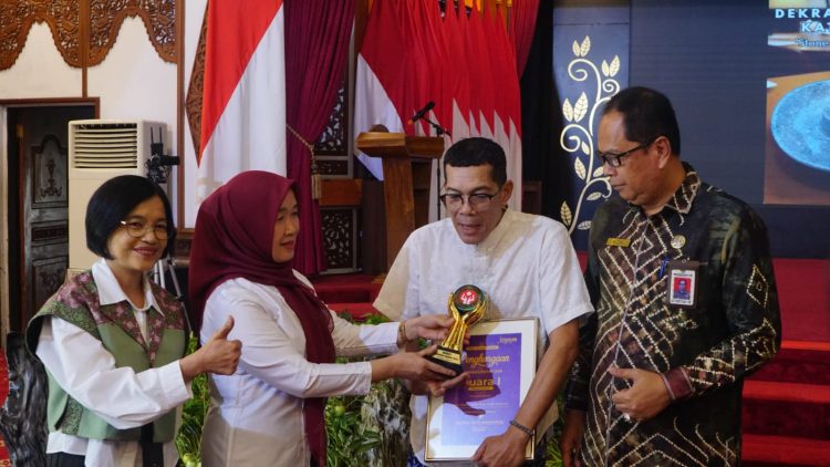 Hj. Hesti Haris Dorong Perajin Terus Berinovasi dan Jaga Warisan Budaya Daerah. (Foto : ist)