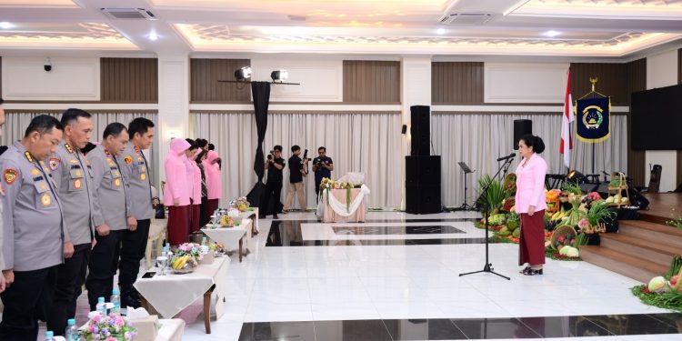 Polda Jambi menggelar syukuran Hari Kesatuan Gerak Bhayangkari (HKGB) ke-73 Tahun 2025. (Foto : ist)