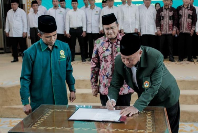 LDII Kota Jambi Miliki Nahkoda Baru, H. Sukarno Dilantik di Hadapan Walikota Maulana. (Foto : ist)
