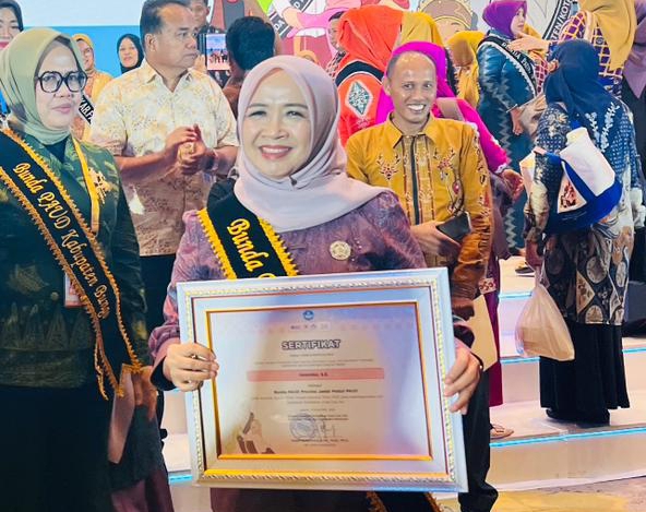 Hj. Hesti Haris Raih Penghargaan Nasional sebagai Bunda PAUD Peduli PAUD 2025. (Foto : ist)