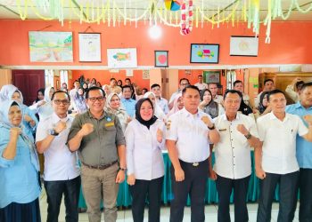 Kadikbud Merangin Tegaskan Pihak Sekolah Agar Sukseskan Program Bupati, Jangan Ada Anak Merangin Tidak Sekolah. (Foto : ist)