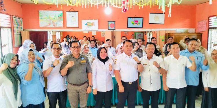 Kadikbud Merangin Tegaskan Pihak Sekolah Agar Sukseskan Program Bupati, Jangan Ada Anak Merangin Tidak Sekolah. (Foto : ist)