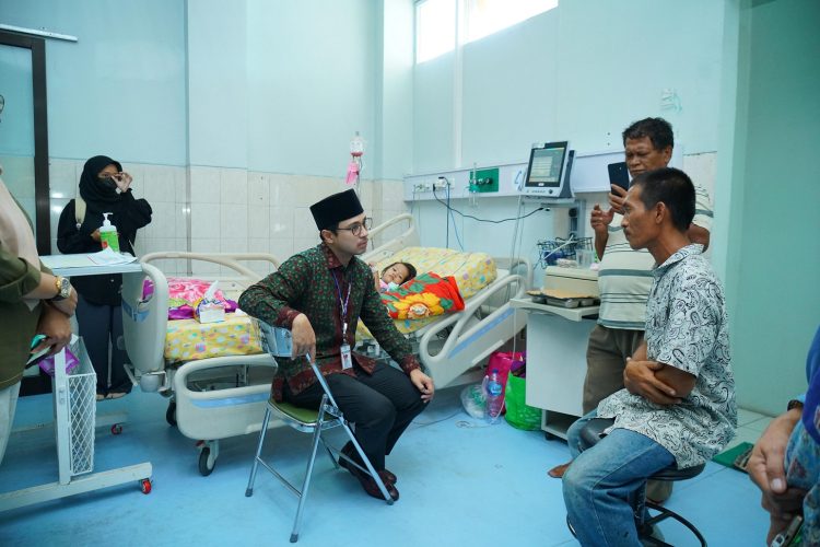 Wawako Diza Pastikan Kebutuhan Balita Usia 4 Tahun Penderita Penyakit Leukimia Ditanggung Pemerintah. (Foto : ist)