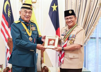 Wali Kota Jambi Dianugerahi Medali Penghargaan Semangat Rimba Silver Atas Dukungan Kepramukaan di Malaysia. (Foto : ist)