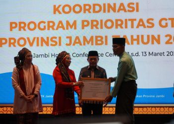 Gubernur Al Haris Dorong Penguatan SDM Guru pada Koordinasi Program Prioritas GTK 2026. (Foto : ist)