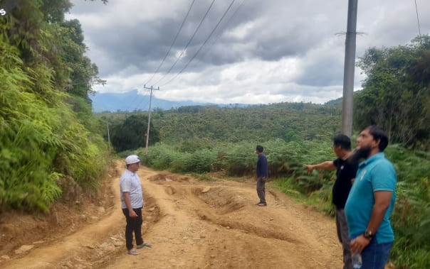 Jalan Renah Pemetik Kabupaten Kerinci segera terwujud berkat usaha keras dan komitmen Gubernur Jambi Al Haris. (Foto : ist)