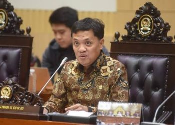 Ketua Komisi III Sebut Kapolri Tak Alergi dengan Keterbukaan. (Foto : ist)