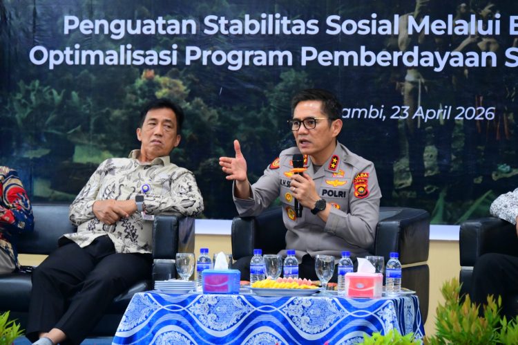Kapolda Jambi Jadi Pemateri Utama dalam Penguatan Stabilitas Sosial dan Edukasi Hukum bagi Suku Anak Dalam. (Foto : ist)