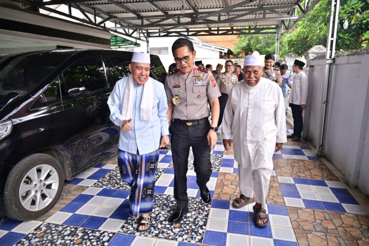 Kapolda Jambi Jalin Silaturahmi dengan Tokoh Agama, Perkuat Sinergi Jaga Kamtibmas. (Foto : ist)