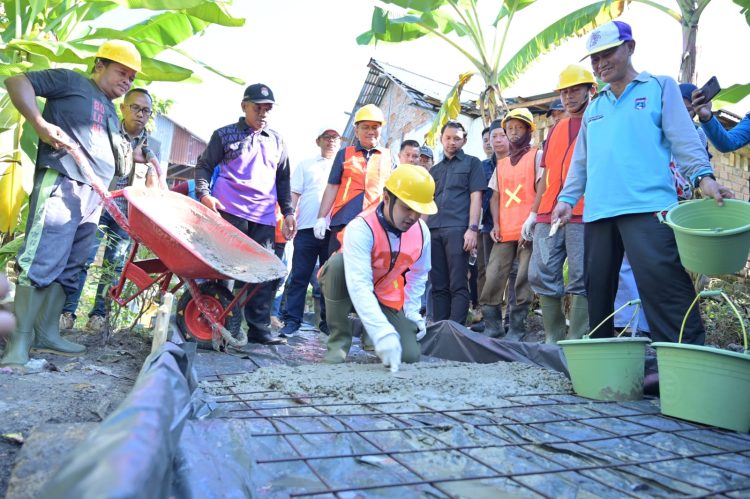 Pelaksanaan Program Kampung Bahagia Tahap Pertama 2026 Resmi Dilaunching Wamendagri Bima Arya. (Foto : ist)