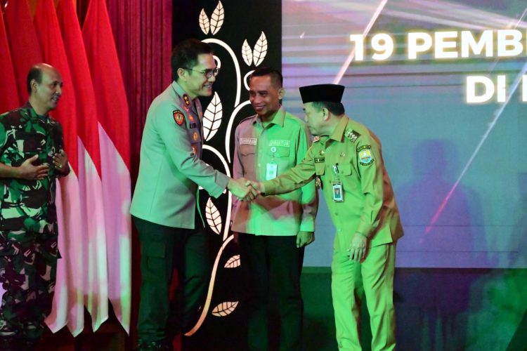Kapolda Jambi Hadiri Peresmian Pos Bantuan Hukum Desa/Kelurahan di Provinsi Jambi. (Foto : ist)
