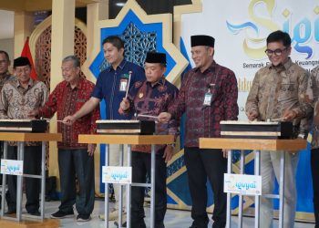 Gubernur Al Haris Ajak Masyarakat Membumikan Ekonomi Syariah. (Foto : ist)