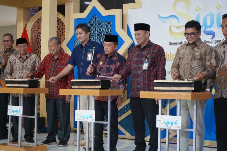 Gubernur Al Haris Ajak Masyarakat Membumikan Ekonomi Syariah. (Foto : ist)