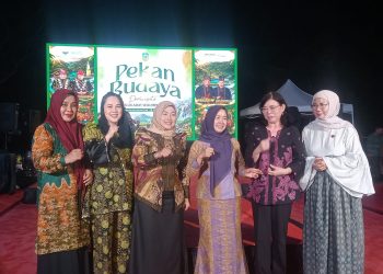 Hj Hesnidar Haris Harapkan Pekan Budaya Jadi Benteng Generasi Muda dari Budaya Luar. (Foto : ist)