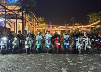 Sekelompok riders Yamaha Fazzio di Jambi mengaku “tidak sengaja” berkumpul karena satu kesukaan yang sama: jalan-jalan dan nongkrong di tempat-tempat yang lagi nge-hits di Jambi. (Foto : ist)