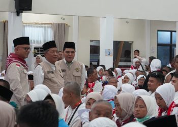 Lepas 443 Jamaah Calon Haji Provinsi Jambi Kloter BTH 21, pesan Wagub Sani: Jaga Kesabaran dan Keikhlasan. (Foto : ist)