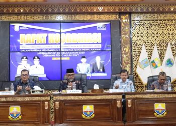 Sekda Sudirman Tegaskan Pemprov Berkomitmen Memperkuat Keterbukaan Informasi Publik. (Foto : ist)