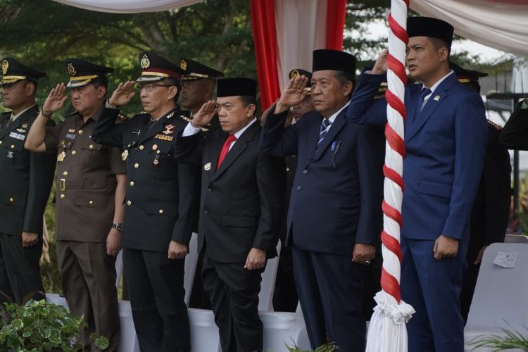Gubernur Al Haris Ikuti Upacara Peringatan Hari Lahir Pancasila 2026, Ajak ASN dan Generasi Muda Hidupkan Nilai Pancasila. (Foto : ist)