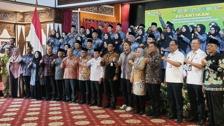 Gubernur Al Haris Resmi Lantik IAEI Jambi 2026-2031: Dorong Penguatan Ekonomi Syariah di Jambi. (Foto : ist)