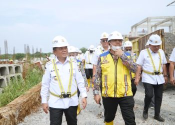 Tinjau Pembangunan Sekolah Rakyat di Tanjabtim, Al Haris Minta Proyek Dipercepat Demi Sambut Siswa Baru. (Foto : ist)