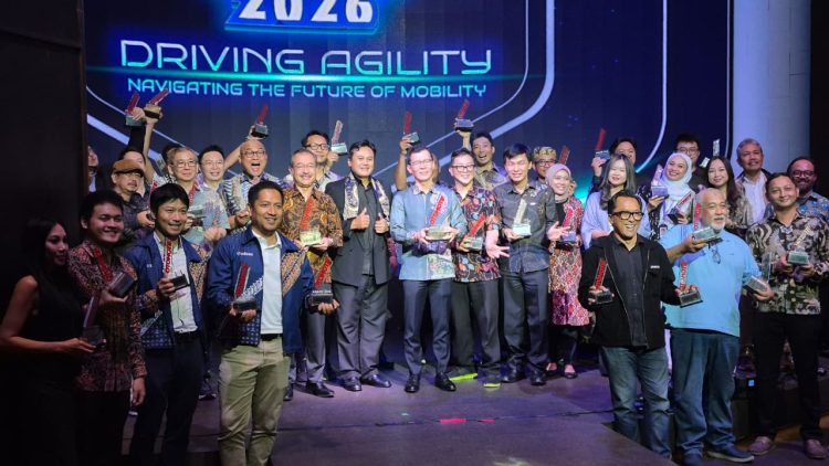 Dari Skutik Hingga Sport, Yamaha Sapu Bersih 7 Penghargaan di Event Otomotif Award 2026. (Foto : ist)