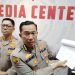 Karo SDM Polda Jambi Kombes Pol Handoko didampingi Kabid Humas Polda Jambi Kombes Pol Erlan Munaji. (Foto : Rolan - sinarjambi.com)