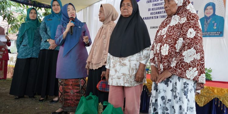 Hadiri Evaluasi 10 Program Pokok PKK, Hesti Haris Soroti Keberagaman Agama yang Harmonis di Sungai Nibung. (Foto : ist)