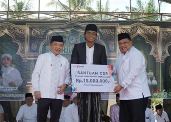 Gubernur Al Haris Hadiri Pengajian Umum dan Berikan Dukungan Pembangunan Pesantren. (Foto : ist)