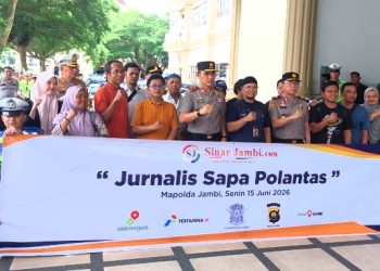 Kapolda dan Wakapolda Jambi hadiri pelepasan Jurnalis Sapa Polantas. (Foto :  Rolan - sinarjambi.com)
