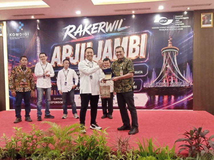 Wakili Gubernur Jambi Buka Rakerwil APJII, Ariansyah Tegaskan Komitmen Hadirkan Internet Terjangkau untuk Masyarakat. (Foto : ist)